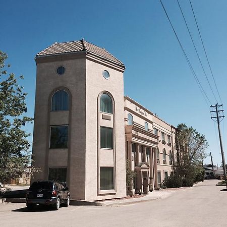 The Bridgeport Inn Fort Mcmurray Exterior photo