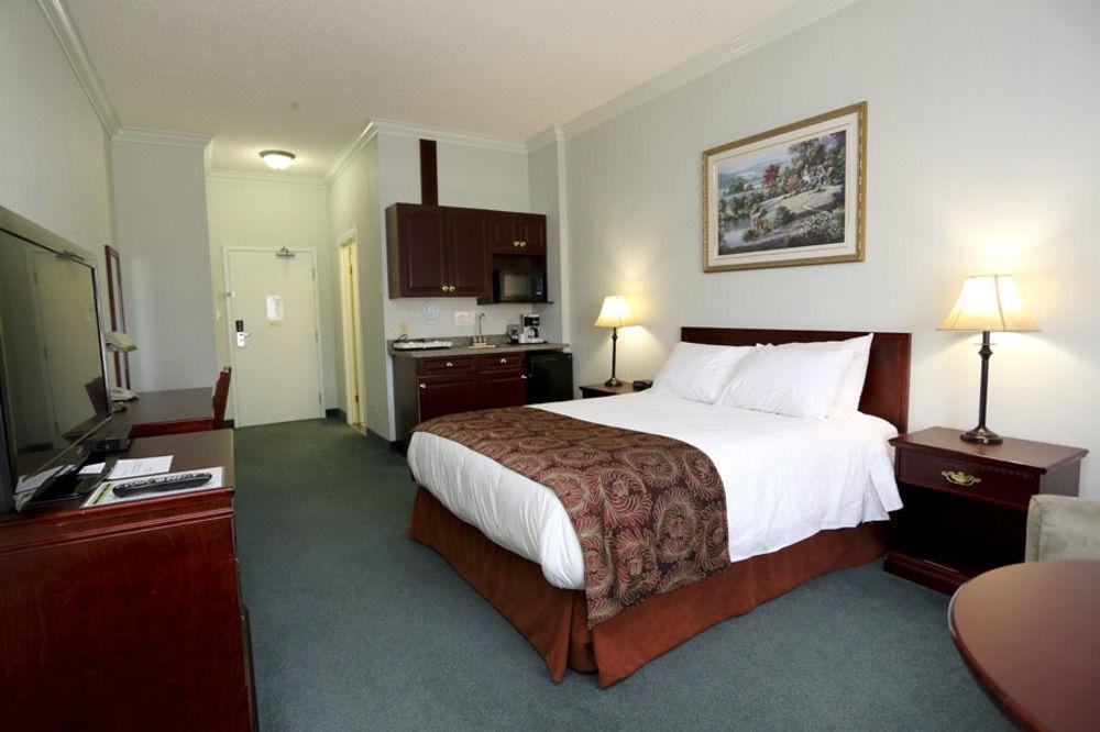 The Bridgeport Inn Fort Mcmurray Exterior photo